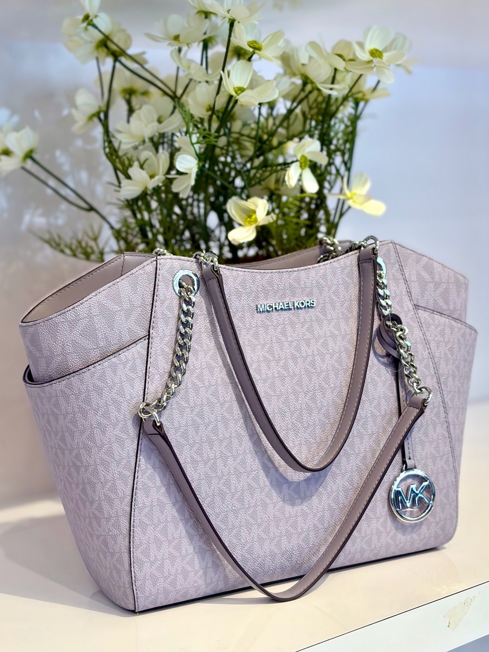 Michael Kors Jet Set Travel LG
Chain Shoulder Tote Bag MK
Lilac